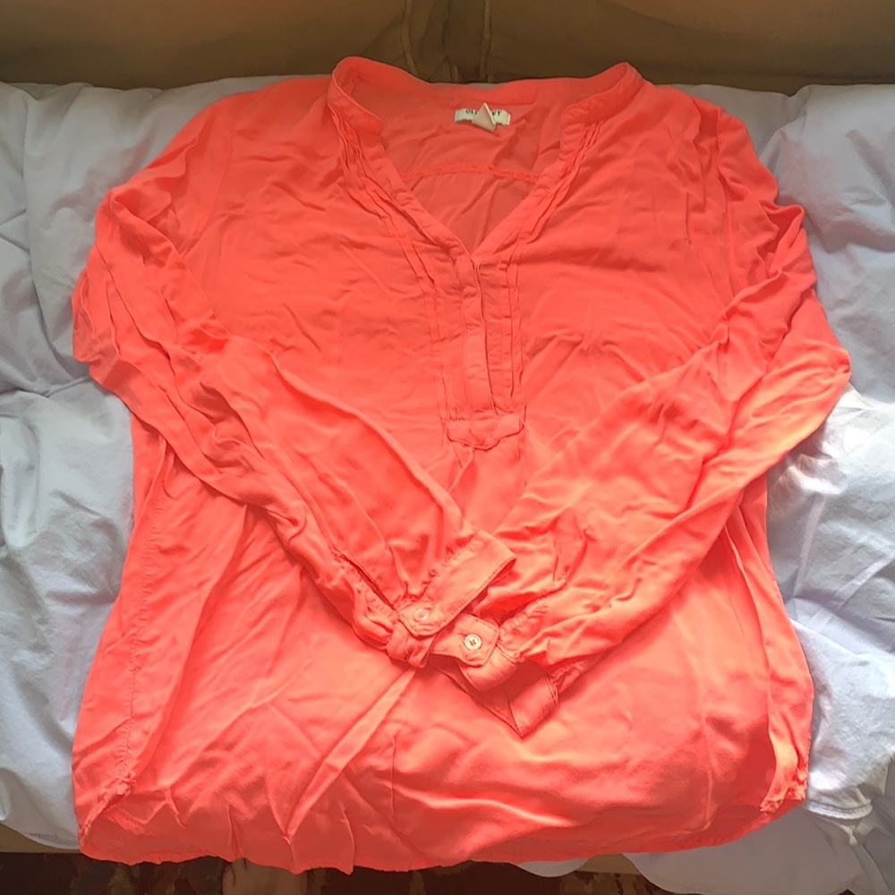 Medium 3/4 Length Long Sleeve Coral Shirt